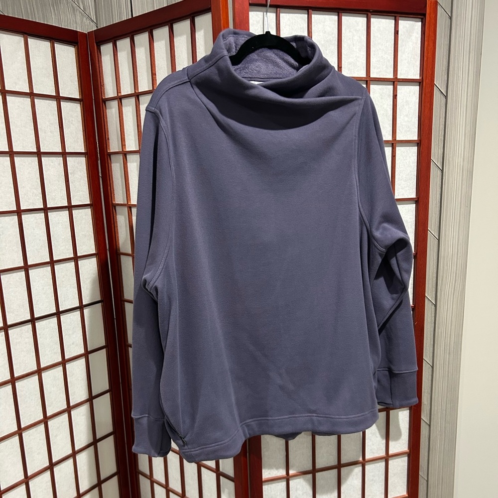 Athleta Women's Karma Twist Sweatshirt in Deep Purple 2x